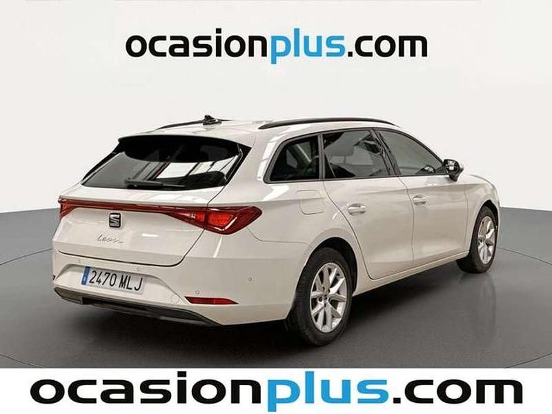 Usado Seat Leon ST Style 131 CV (96 kW) 2023 Blanco Familiar