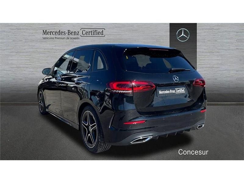 Usado Mercedes B200 149 CV (109 kW) 2022 Negro Monovolumen