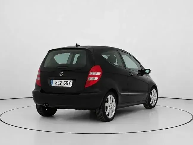 Usado Mercedes A150 Classic 95 CV (69 kW) 2008 Negro Monovolumen