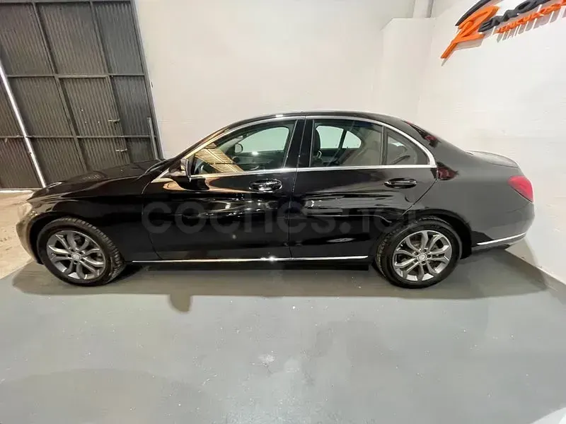 Usado Mercedes C220 Avantgarde 170 HP (125 kW) 2015 Preto Sedan