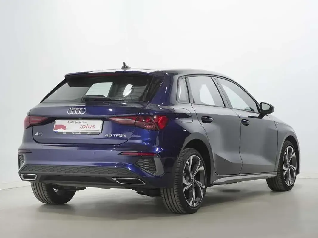 Usado Audi A3 Sportback e-tron 204 CV (150 kW) 2024 Azul Utilitario