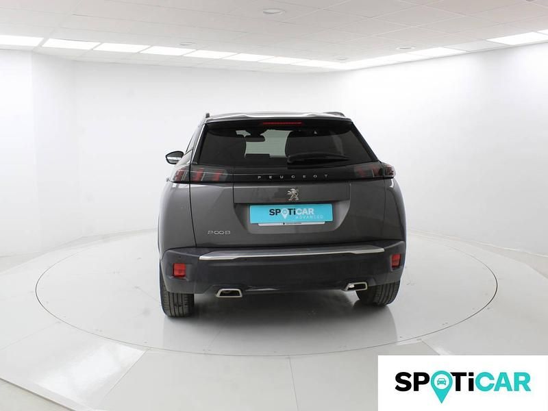 Usado Peugeot 2008 Allure 130 CV (95 kW) 2022 Gris SUV