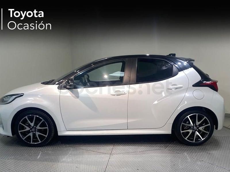 Usado Toyota Yaris Hybrid Plus 116 CV (85 kW) 2022 Blanco Berlina