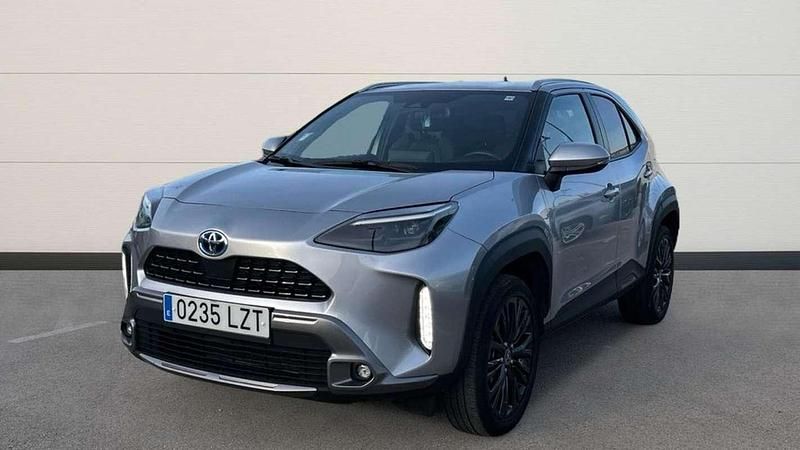 Usado Toyota Yaris Cross 117 CV (86 kW) 2022 Plateado SUV