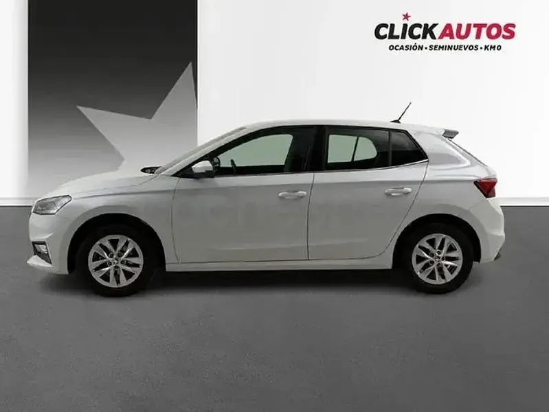 Usado Skoda Fabia Ambition 95 CV (69 kW) 2024 Blanco Utilitario