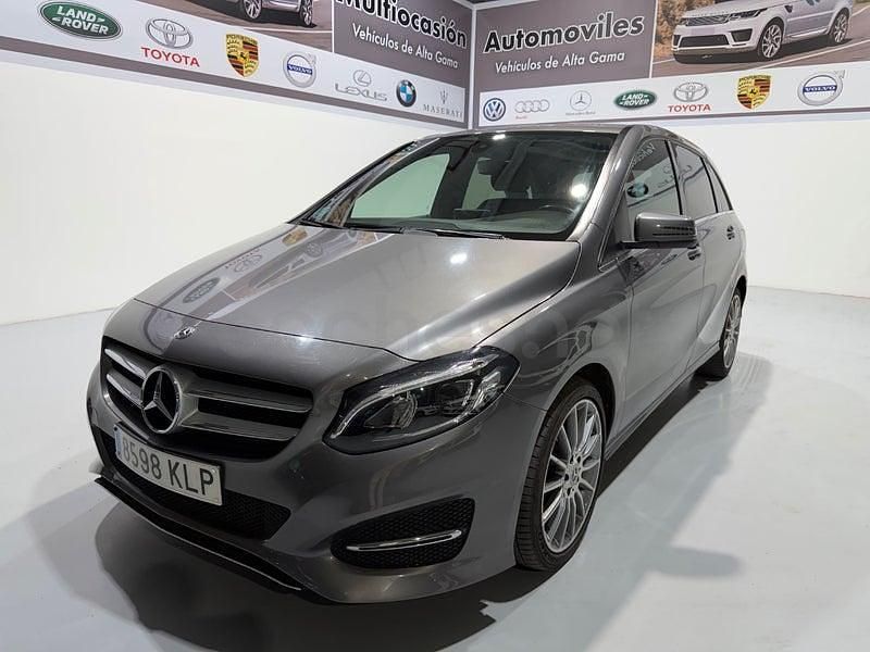 Usado Mercedes B200 136 CV (100 kW) 2018 Gris / plata Monovolumen