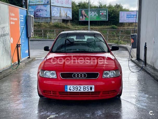Rojo Usado 2002 Audi A3 Ambition Berlina | 3500 € (Precio justo) - Imagen 1/4