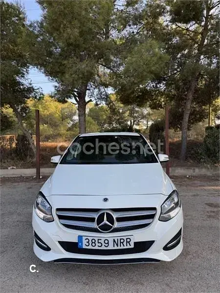 Usado Mercedes B200 136 CV (100 kW) 2019 Blanco Utilitario