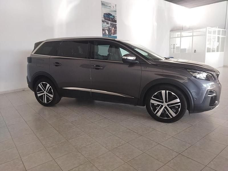 Usado Peugeot 5008 GTi 180 CV (132 kW) 2019 Ekl  pintura smart grey Monovolumen