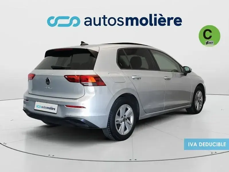 Usado VW Golf VIII Life 115 CV (84 kW) 2021 Gris / plata Berlina