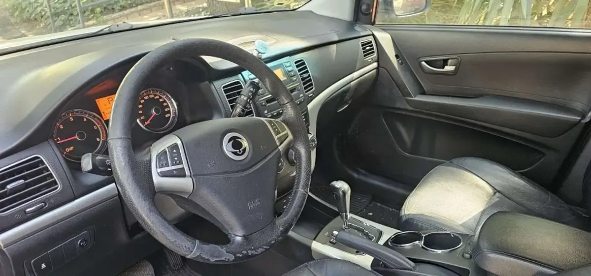 Usado SsangYong Korando Premium Plus 175 CV (128 kW) 2012 Blanco SUV