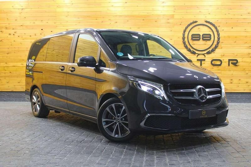 Gris Usado 2021 Mercedes V250 Monovolumen | 54.970 € (Precio justo) - Imagen 1/4