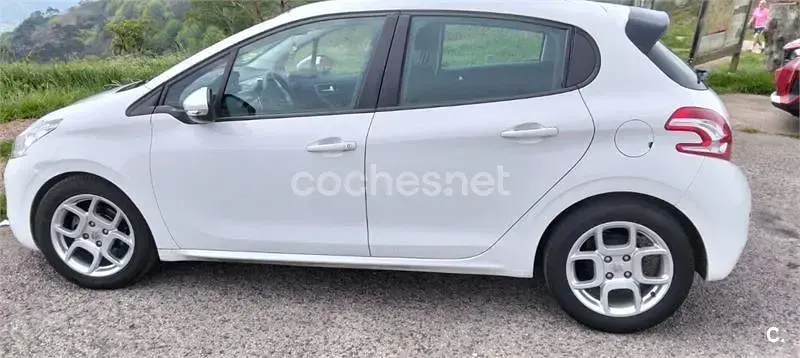 Occasion Peugeot 208 Active 68 ch (50 kW) 2012 Blanc Citadine