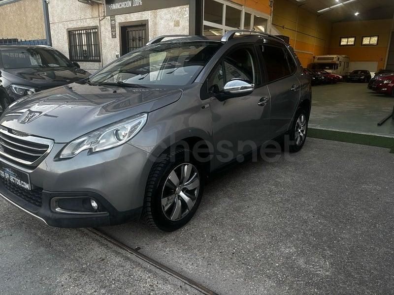 Usado Peugeot 2008 Allure 100 CV (73 kW) 2016 Gris / plata SUV