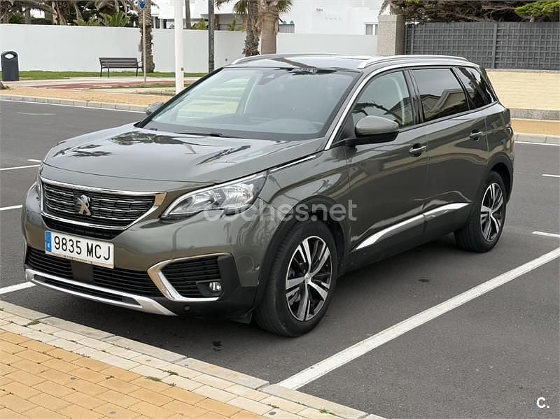 Usado Peugeot 5008 Allure 120 CV (88 kW) 2018 Marrón SUV