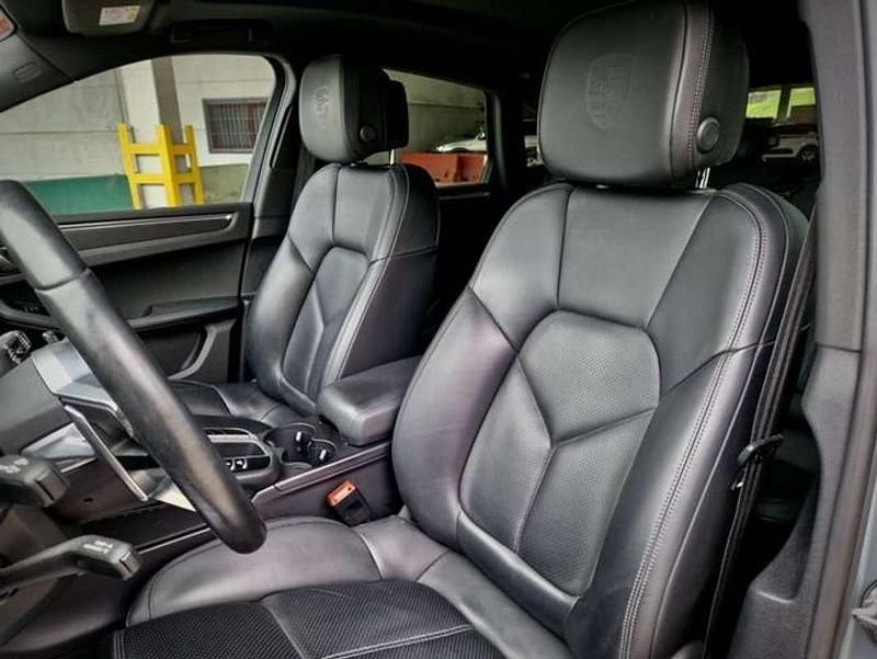 Begagnad Porsche Macan 245 HK (180 kW) 2021 Silver SUV