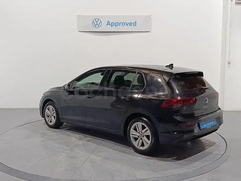 Usado VW Golf VIII Life 150 CV (110 kW) 2023 Negro Berlina