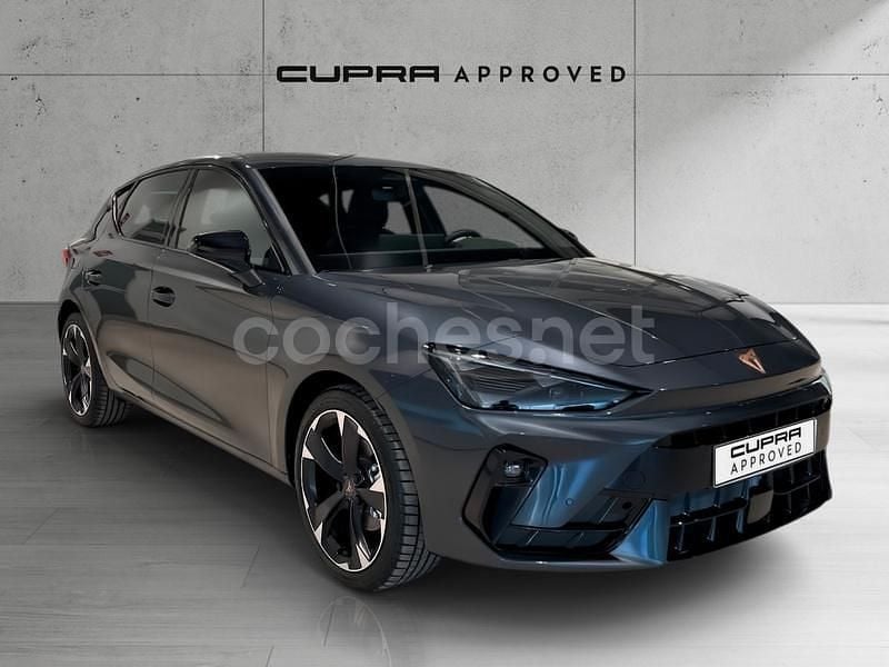 Gris / plata Nuevo 2025 Cupra Leon Berlina | 28.400 € (Super precio) - Imagen 1/4