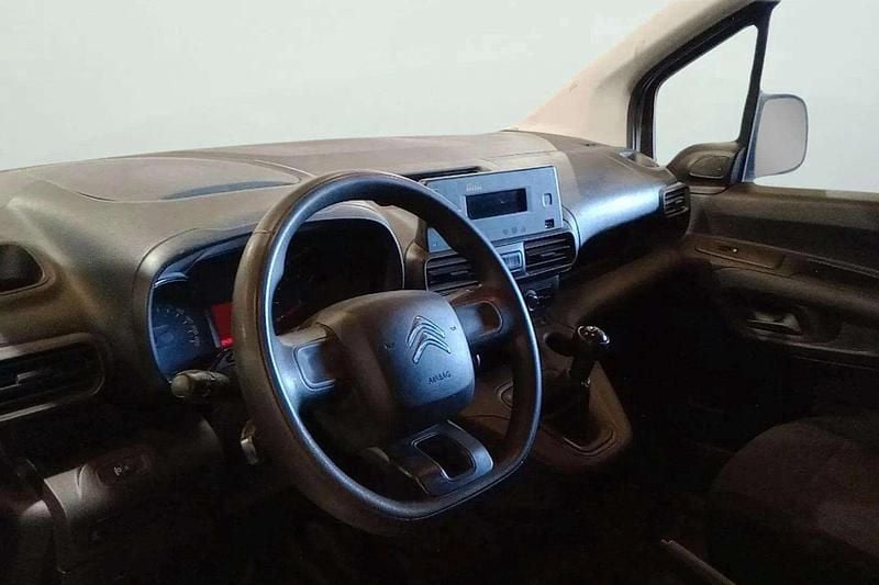 Usado Citroën Berlingo Feel 99 CV (72 kW) 2019 Blanco Monovolumen