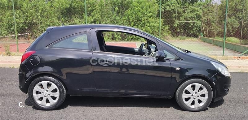 Usado Opel Corsa 90 HP (66 kW) 2008 Preto Citadino