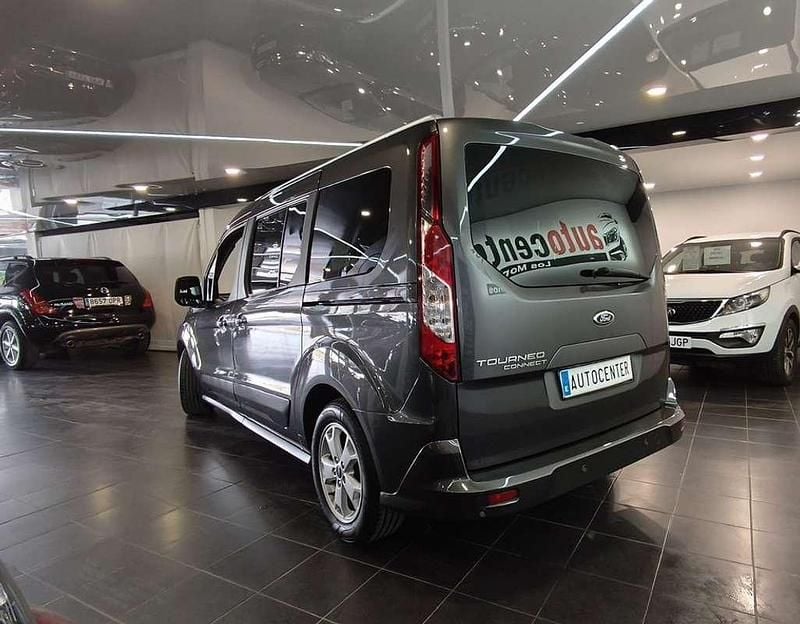 Usado Ford Tourneo Connect Titanium 120 CV (88 kW) 2015 Gris Monovolumen