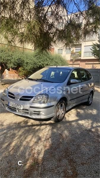 Gris / plata Usado 2003 Nissan Almera Tino Acenta Monovolumen | 2500 € - Imagen 1/4