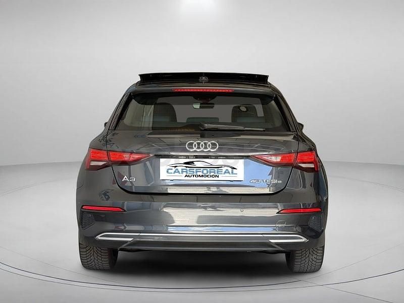 Usado Audi A3 Advanced Plus 204 CV (150 kW) 2021 Gris / plata Berlina