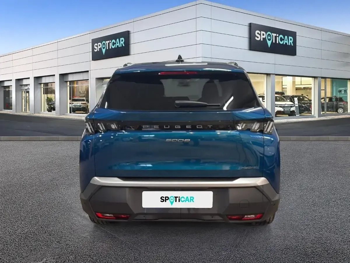 Käytetty Peugeot 5008 Allure 145 HP (106 kW) 2025 Sininen Katumaasturi