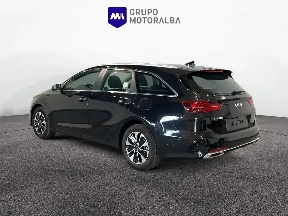 Nuevo Kia Ceed 141 CV (103 kW) 2025 Negro Utilitario