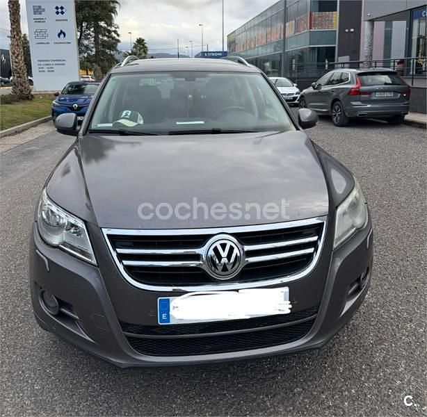Usado VW Tiguan 140 CV (102 kW) 2008 Gris / plata SUV