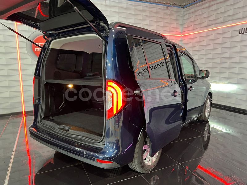 Usado Mercedes T180 116 CV (85 kW) 2024 Azul Monovolumen