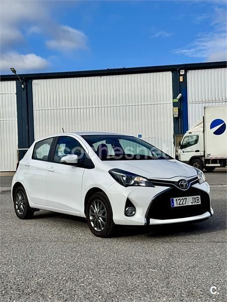 Blanco Usado 2017 Toyota Yaris Active Berlina | 12.200 € (Precio justo) - Imagen 1/4