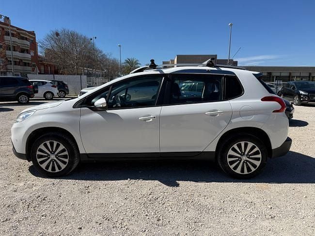 Usado Peugeot 2008 Active 92 CV (67 kW) 2014 Blanco SUV