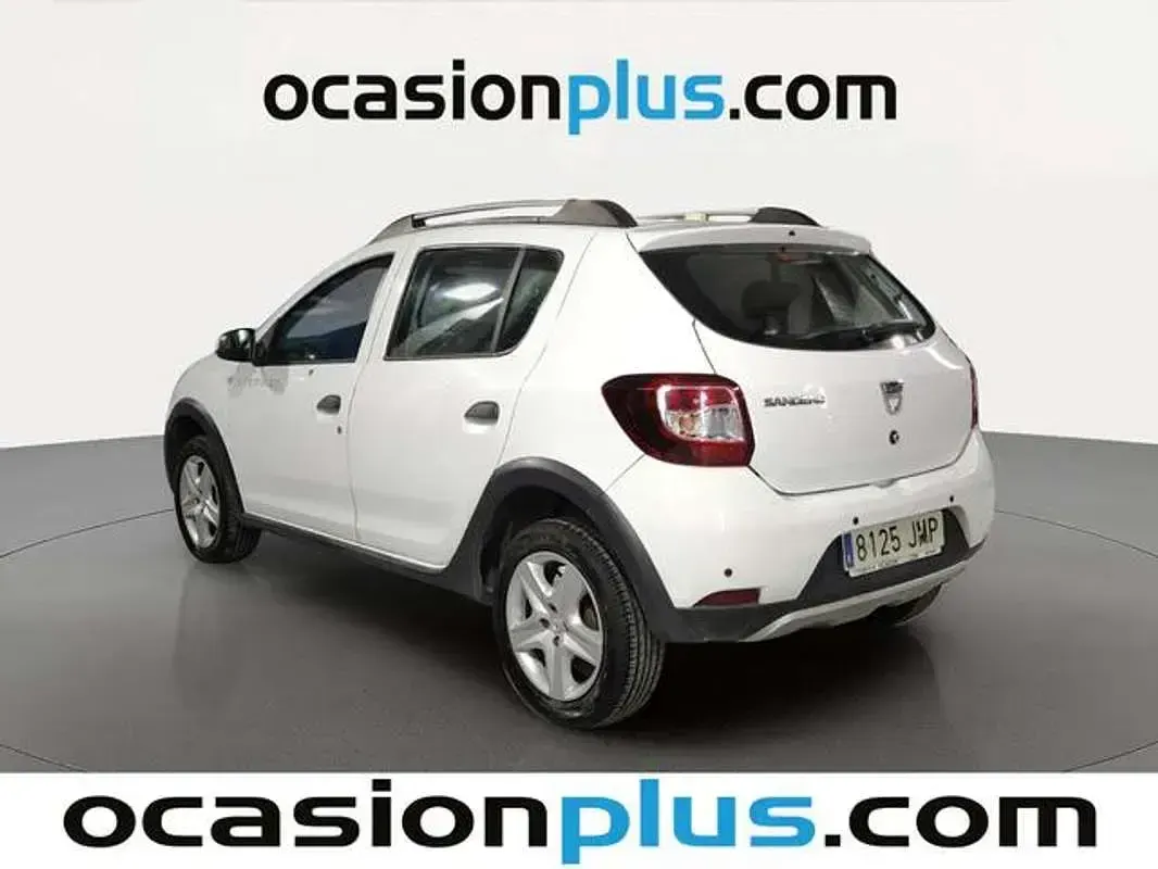 Usado Dacia Sandero Stepway 90 CV (66 kW) 2016 Blanco Utilitario