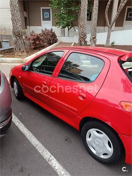 Rojo Usado 2011 Peugeot 206+ Utilitario | 2100 € (Super precio) - Imagen 1/4