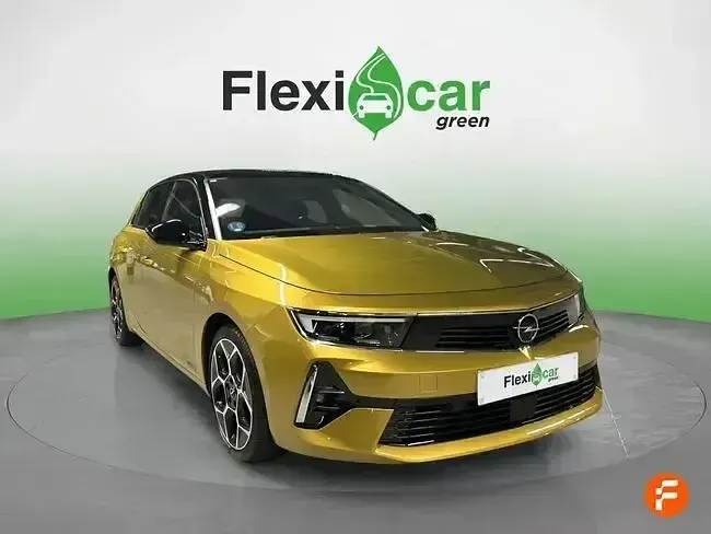 Usado Opel Astra GS Line 181 CV (133 kW) 2022 Amarillo Utilitario