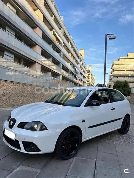 Usado Seat Ibiza Sport 64 CV (47 kW) 2004 Blanco Utilitario