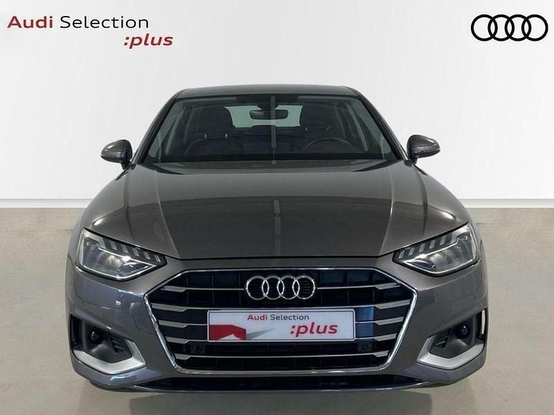 Usado Audi A4 Advanced Plus 136 HP (100 kW) 2022 Cinzento Sedan