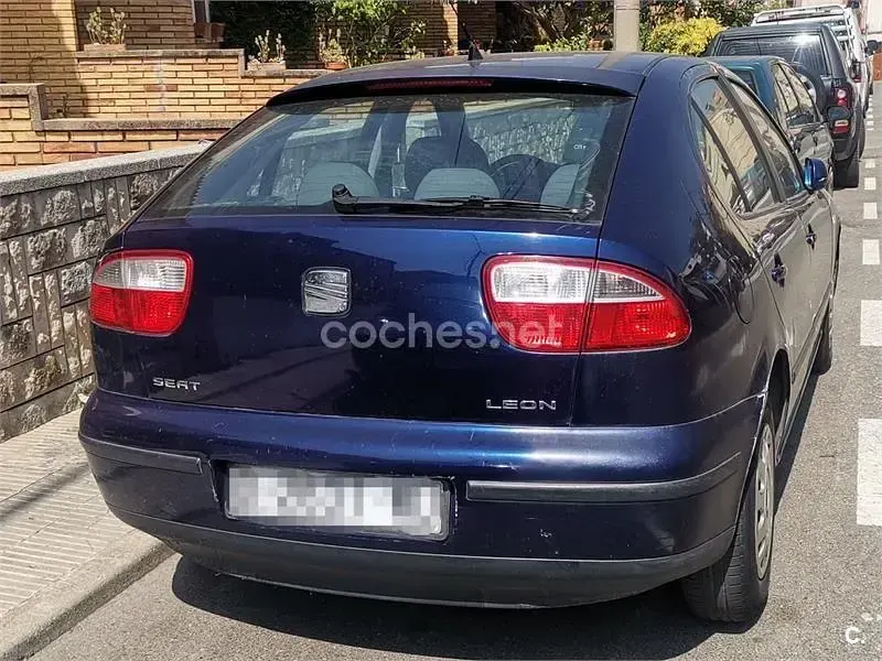 Usado Seat Leon Stella 100 CV (73 kW) 2000 Azul Utilitario