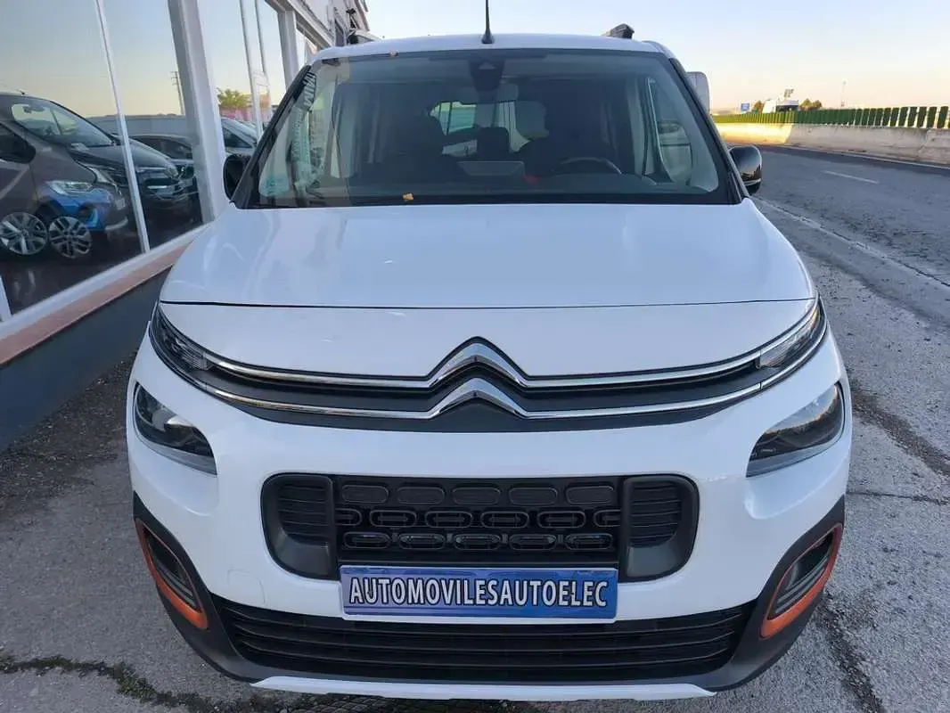 Usado Citroën Berlingo 130 CV (95 kW) 2019 Blanco Monovolumen