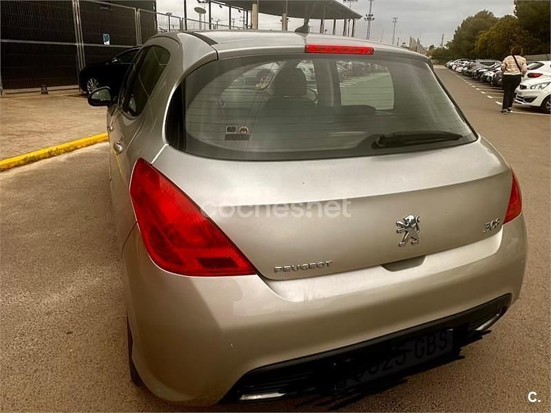 Usado Peugeot 308 Premium 110 CV (80 kW) 2008 Beige Berlina