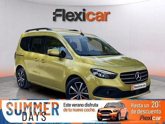 Amarillo Usado 2024 Mercedes 180 Berlina | 28.490 € (Caro) - Imagen 1/4