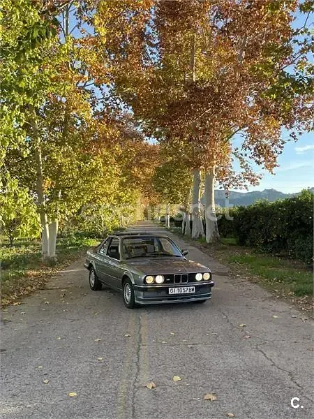 Usado BMW 320 Cabriolet 129 CV (94 kW) 1987 Gris / plata Descapotable
