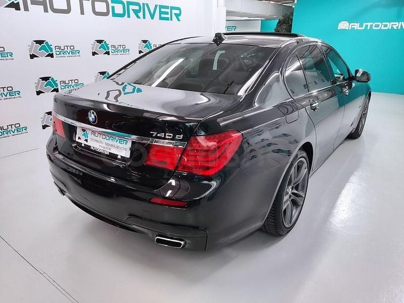 Usado BMW 740 M Sport 306 HP (225 kW) 2012 Preto Sedan
