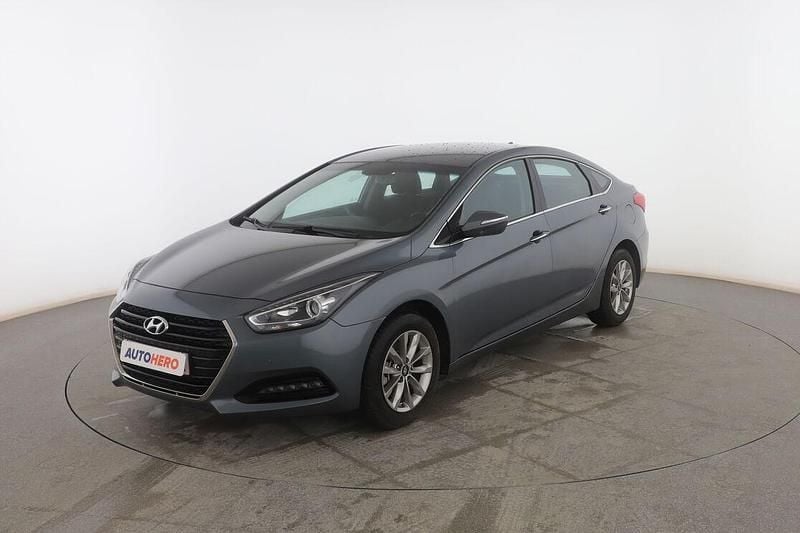 Usado Hyundai i40 115 CV (84 kW) 2018 Gris Berlina