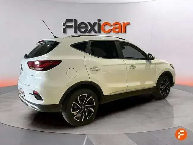 Usado MG ZS Luxury 106 CV (77 kW) 2023 Blanco SUV