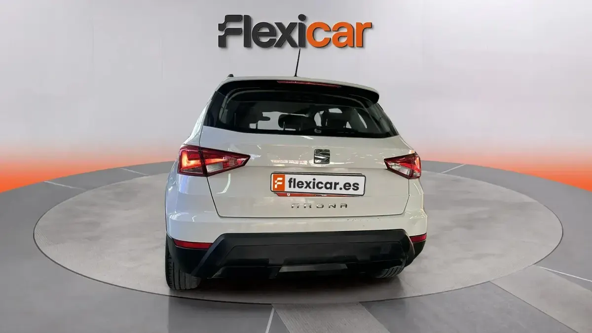 Usado Seat Arona Ecomotive 95 CV (69 kW) 2020 Blanco SUV