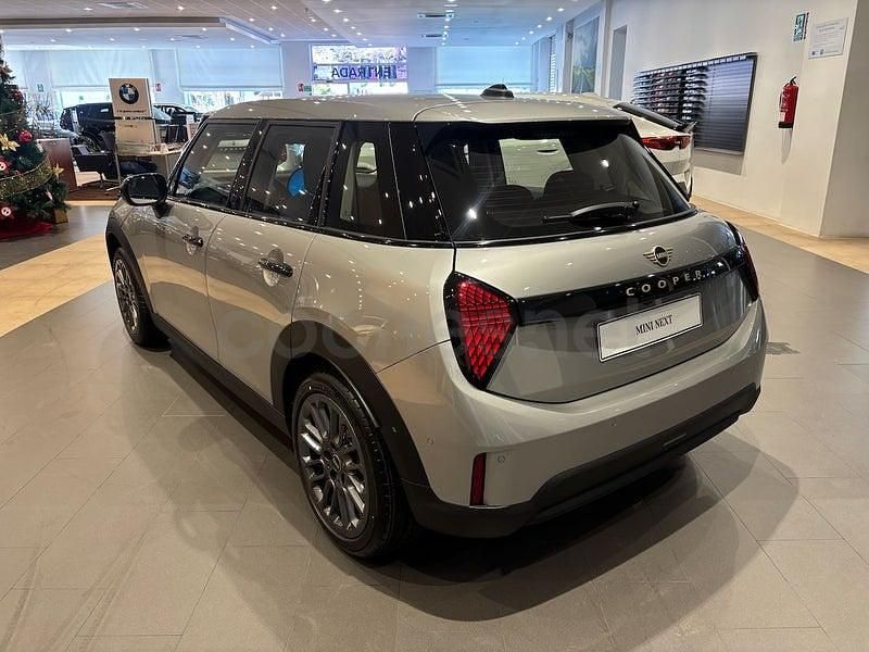 Nuevo Mini Cooper 114 kW (156 CV) 2025 Gris / plata Utilitario