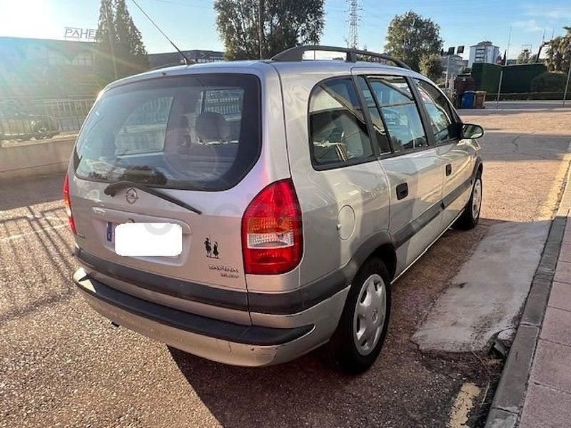 Usado Opel Zafira Comfort 100 CV (73 kW) 1999 Gris / plata Monovolumen