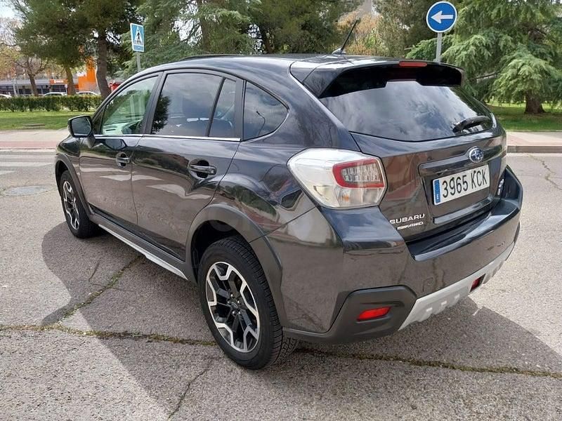 Usado Subaru XV 147 CV (108 kW) 2017 Gris / plata SUV